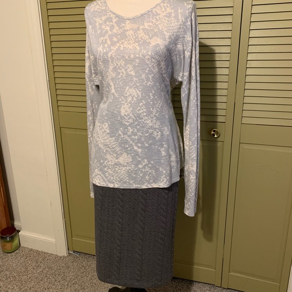 Dolman sleeve lightweight top - Picture 4 of 8